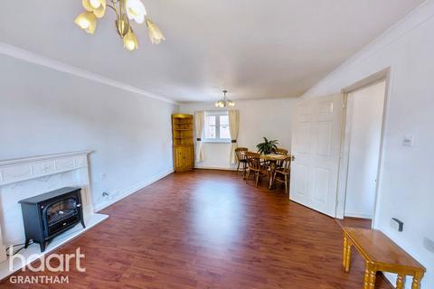 2 bedroom flat for sale, Berkeley Court, Sleaford