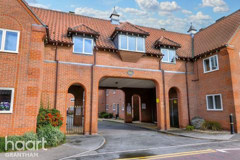 2 bedroom flat for sale, Berkeley Court, Sleaford