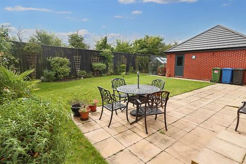 2 bedroom detached bungalow for sale, Farrer Drive, Lowestoft