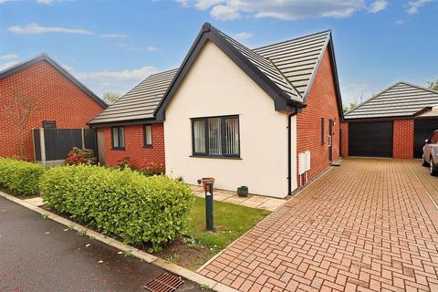 2 bedroom detached bungalow for sale, Farrer Drive, Lowestoft