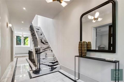 4 bedroom terraced house for sale, Archway Rd, London, N19