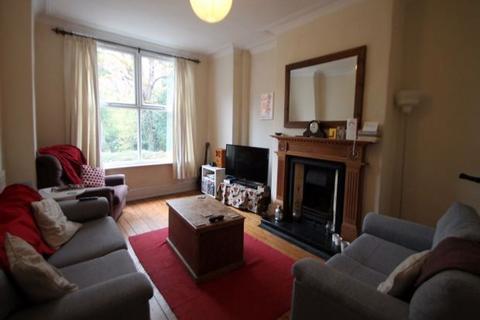 4 bedroom house to rent, Brookfield Place, Leeds