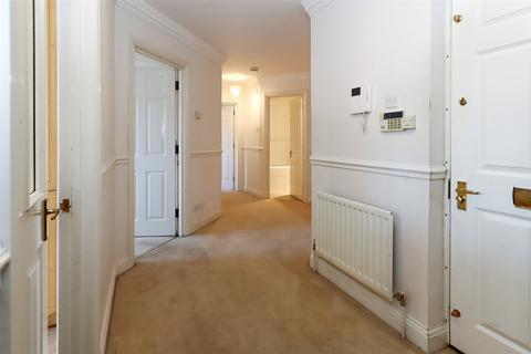 2 bedroom apartment for sale, Oakfield Close, Amersham, Bucks, HP6