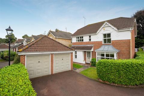 4 bedroom detached house for sale, Langdale Drive, Ascot