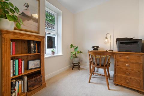 14 Langdale Drive, Ascot, SL5 8TQ