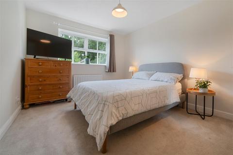 14 Langdale Drive, Ascot, SL5 8TQ
