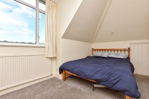 146 Commonwealth Road, Caterham, CR3 6LS