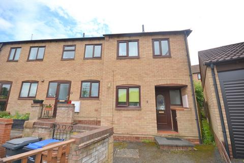 2 bedroom end of terrace house to rent, St. Dunstans Rise, Northampton NN4