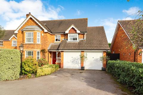 4 bedroom detached house for sale, Brandon Road, Fleet GU52