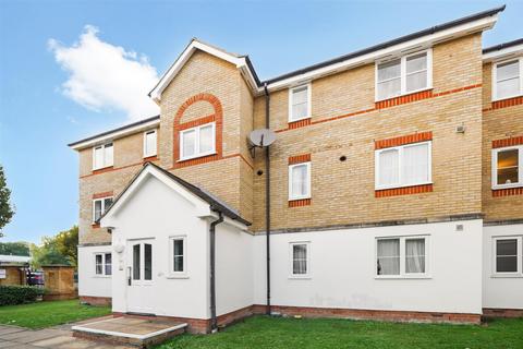 2 bedroom apartment for sale, Clarence Close, Barnet, EN4