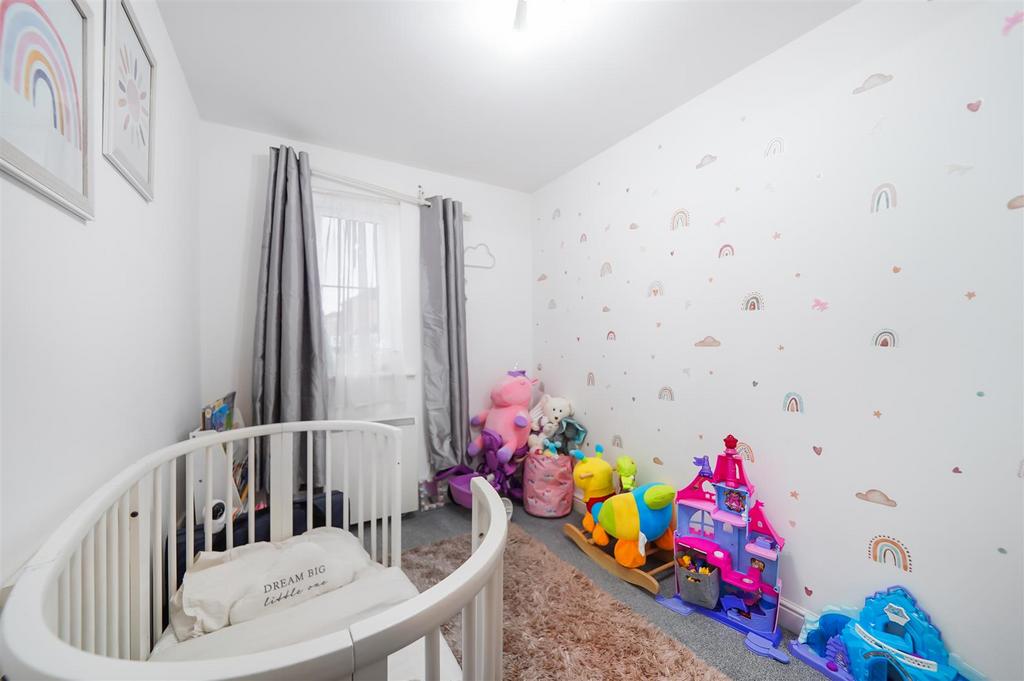 2,CLARENCE CLOSE - m G35 Jh4j Dw Fb MUABs J0e.jpg