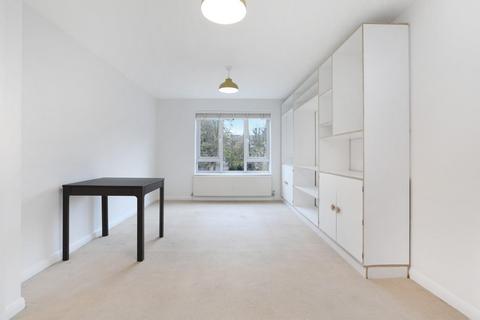 2 bedroom apartment to rent, Graces Mews, London