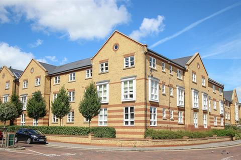 2 bedroom flat to rent, Chapman Way, Haywards Heath