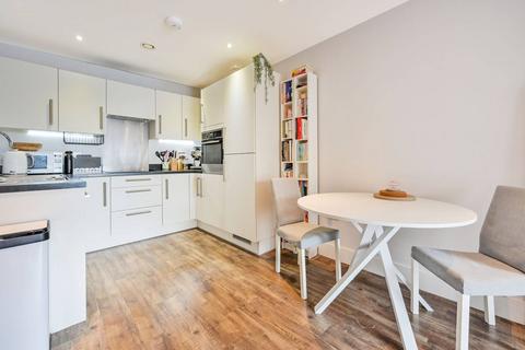 2 bedroom flat for sale, Station View, Guildford, GU1