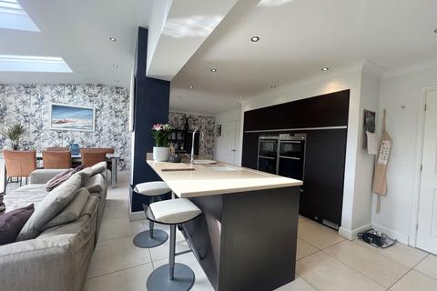 25 Green End Lane, Wakefield, WF2 7AG