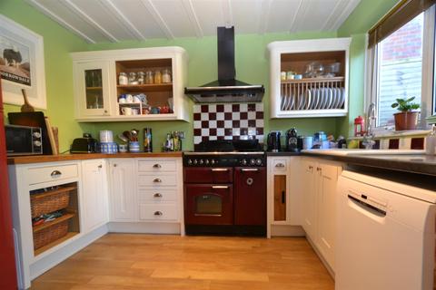 3 bedroom detached house for sale, Pickersleigh Road, Malvern