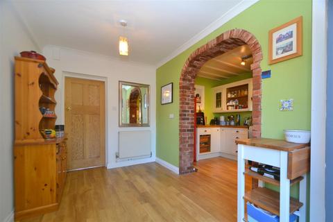 3 bedroom detached house for sale, Pickersleigh Road, Malvern