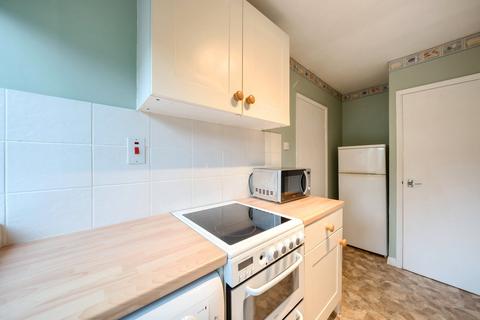 53 Oakfields, Guildford, GU3 3AS