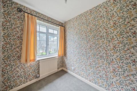 53 Oakfields, Guildford, GU3 3AS