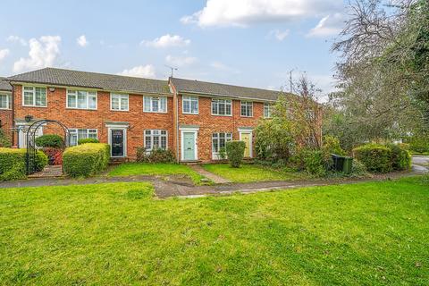53 Oakfields, Guildford, GU3 3AS