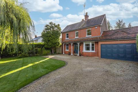 3 bedroom detached house for sale, Lingfield Common Road, Lingfield RH7