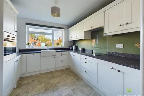 2 bedroom detached bungalow for sale, Hampton Close, Oswestry