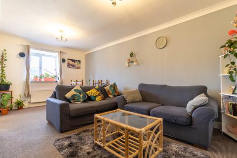 2 bedroom flat for sale, Langdale Court, Barnsley S71