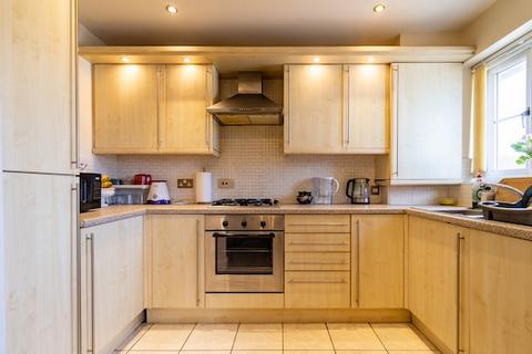 2 bedroom flat for sale, Langdale Court, Barnsley S71