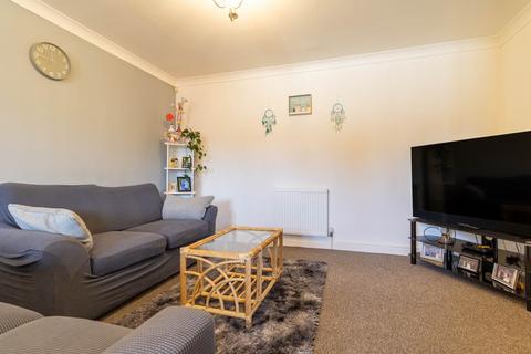 2 bedroom flat for sale, Langdale Court, Barnsley S71