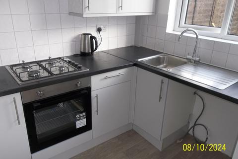 4 bedroom terraced house to rent, 6 Alpine Road Bristol BS5 6BD