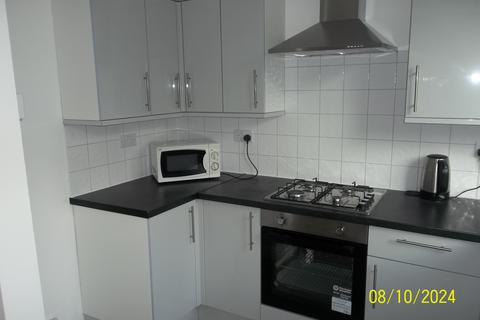 4 bedroom terraced house to rent, 6 Alpine Road Bristol BS5 6BD