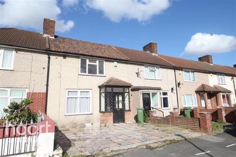 3 bedroom terraced house to rent, Nuneaton Road Dagenham