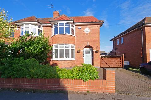 4 bedroom semi-detached house for sale, Southolme Drive, Rawcliffe