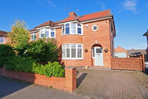 4 bedroom semi-detached house for sale, Southolme Drive, Rawcliffe