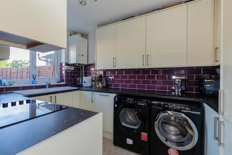 3 bedroom end of terrace house for sale, Roebuck Green, Cippenham