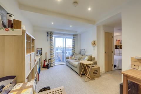 Studio for sale, Hither Green Lane, London, SE13