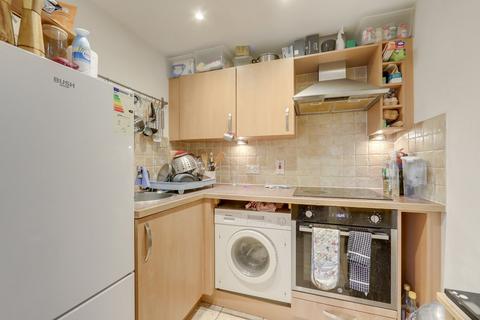 Studio for sale, Hither Green Lane, London, SE13