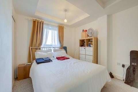 Studio for sale, Hither Green Lane, London, SE13