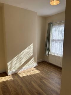 3 bedroom flat to rent, Harrow HA1