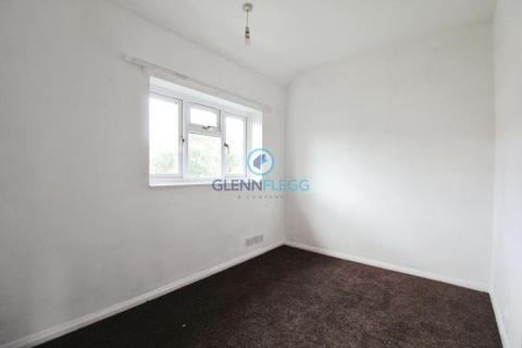 3 bedroom terraced house to rent, Trelawney Avenue, Langley