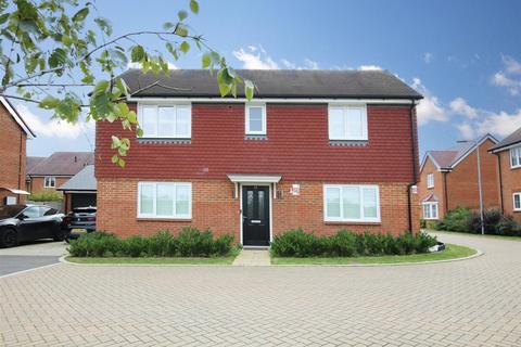 4 bedroom detached house for sale, Brewers Way, Faygate