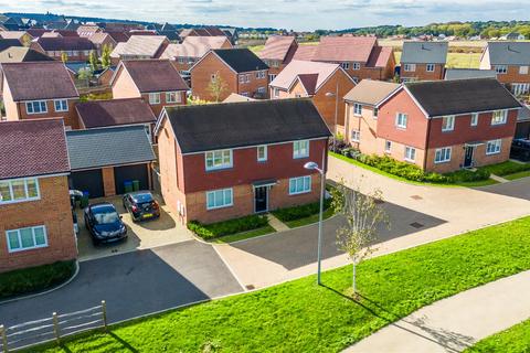 4 bedroom detached house for sale, Brewers Way, Faygate