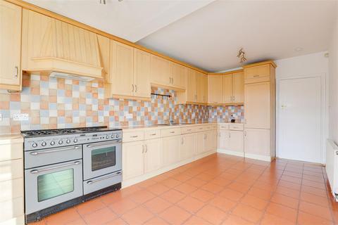 4 bedroom detached house to rent, Alford Road, West Bridgford NG2