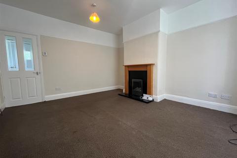 2 bedroom semi-detached house to rent, Bradley Green Road, Hyde SK14