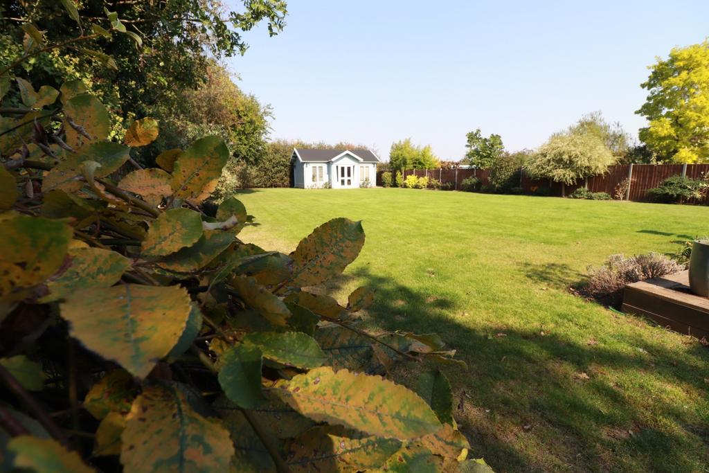 The Avenue, Chelmsford CM3 5 bed detached house for sale £1,200,000