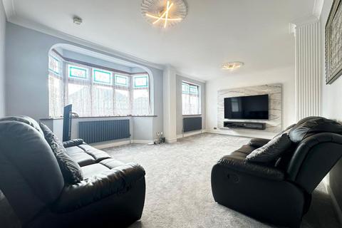 6 bedroom end of terrace house for sale, Mellows Road, Ilford