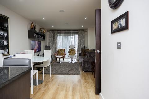 3 bedroom apartment for sale, Boulevard Drive, Beaufort Park, Colindale, NW9