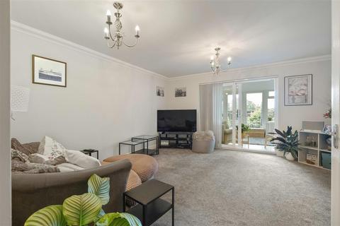 3 bedroom terraced house for sale, Swan Croft, Whittington