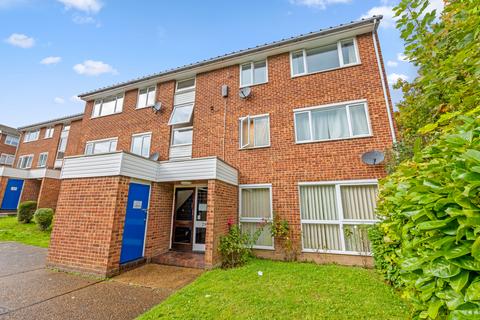 2 bedroom flat for sale, Hartscorft, Forestdale, Croydon