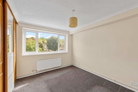 2 bedroom flat for sale, Hartscorft, Forestdale, Croydon